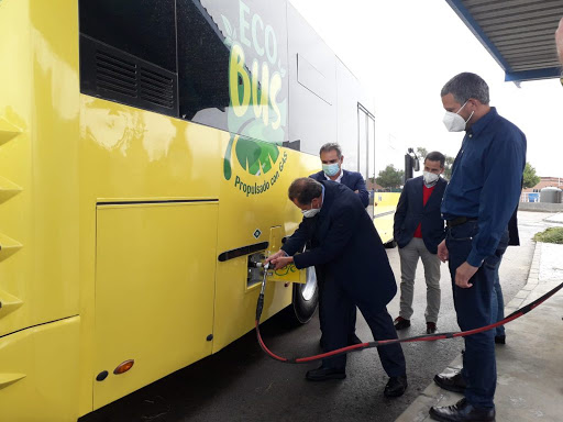 Chiclana presenta el primer autobús urbano propulsado por biometano producido en el EDAR