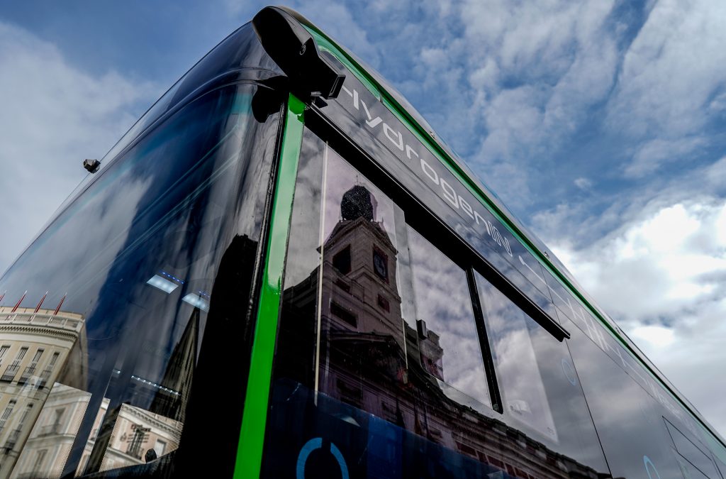 Madrid pone en servicio un nuevo autobús propulsado por hidrógeno en su área metropolitana