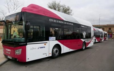 Toledo incorpora dos nuevos autobuses de gas natural a su flota