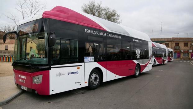 Toledo incorpora dos nuevos autobuses de gas natural a su flota