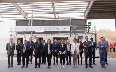La vicepresidenta Teresa Ribera inaugura en Lloseta (Mallorca) la primera planta industrial de hidrógeno renovable de España