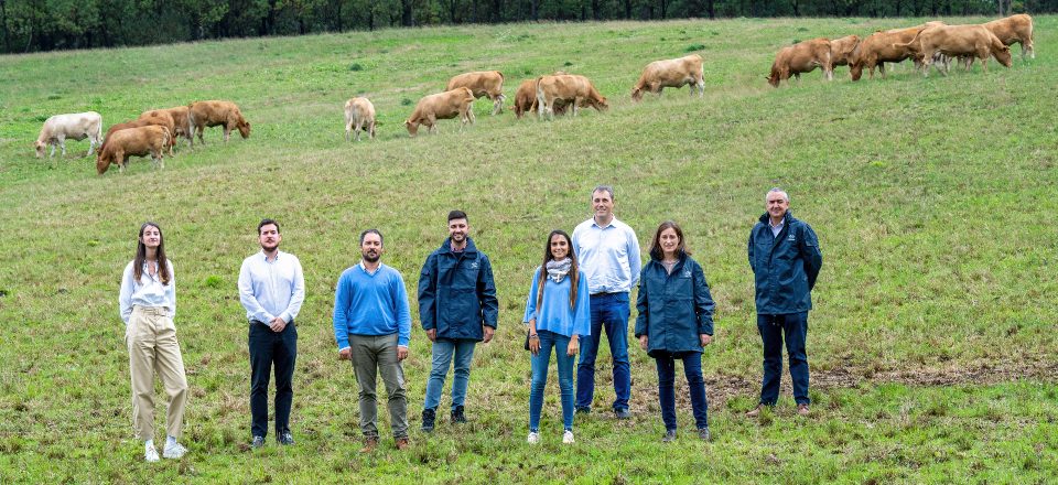 Reganosa, Repsol y Naturgy colaboran con Impulsa Galicia en la promoción de un proyecto para transformar excedentes de purín y otros residuos en biometano y fertilizantes orgánicos.